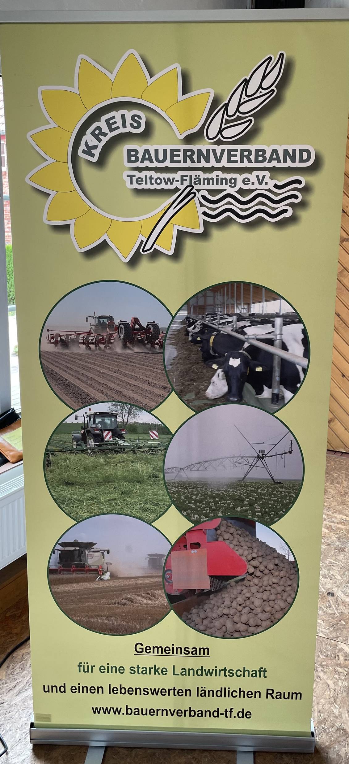 Das Foto zeigt einen Aufsteller des Bauernverbandes.