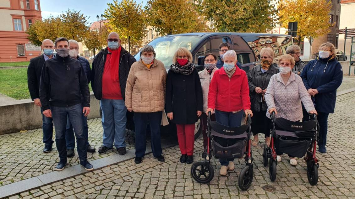 Das Foto zeigt eine Gruppe von Personen.
