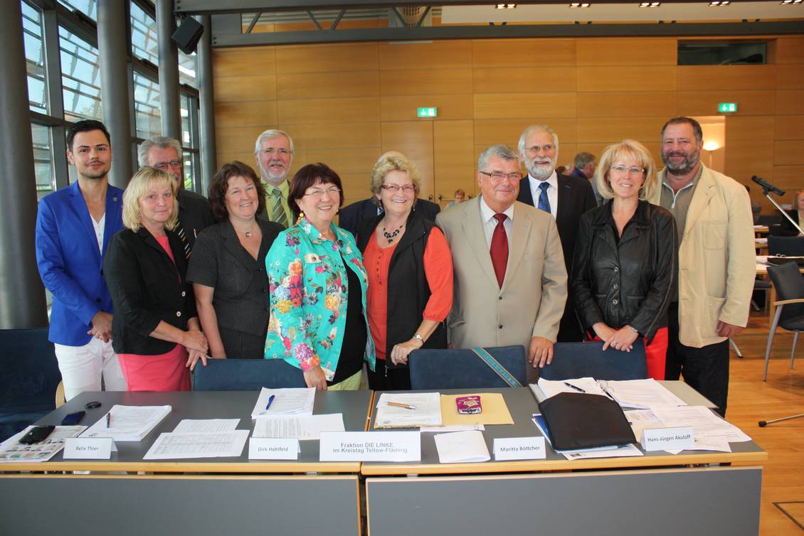 Das Foto zeigt eine Gruppe von Personen.