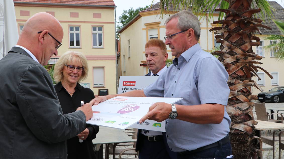 Das Foto zeigt eine Gruppe von Menschen.