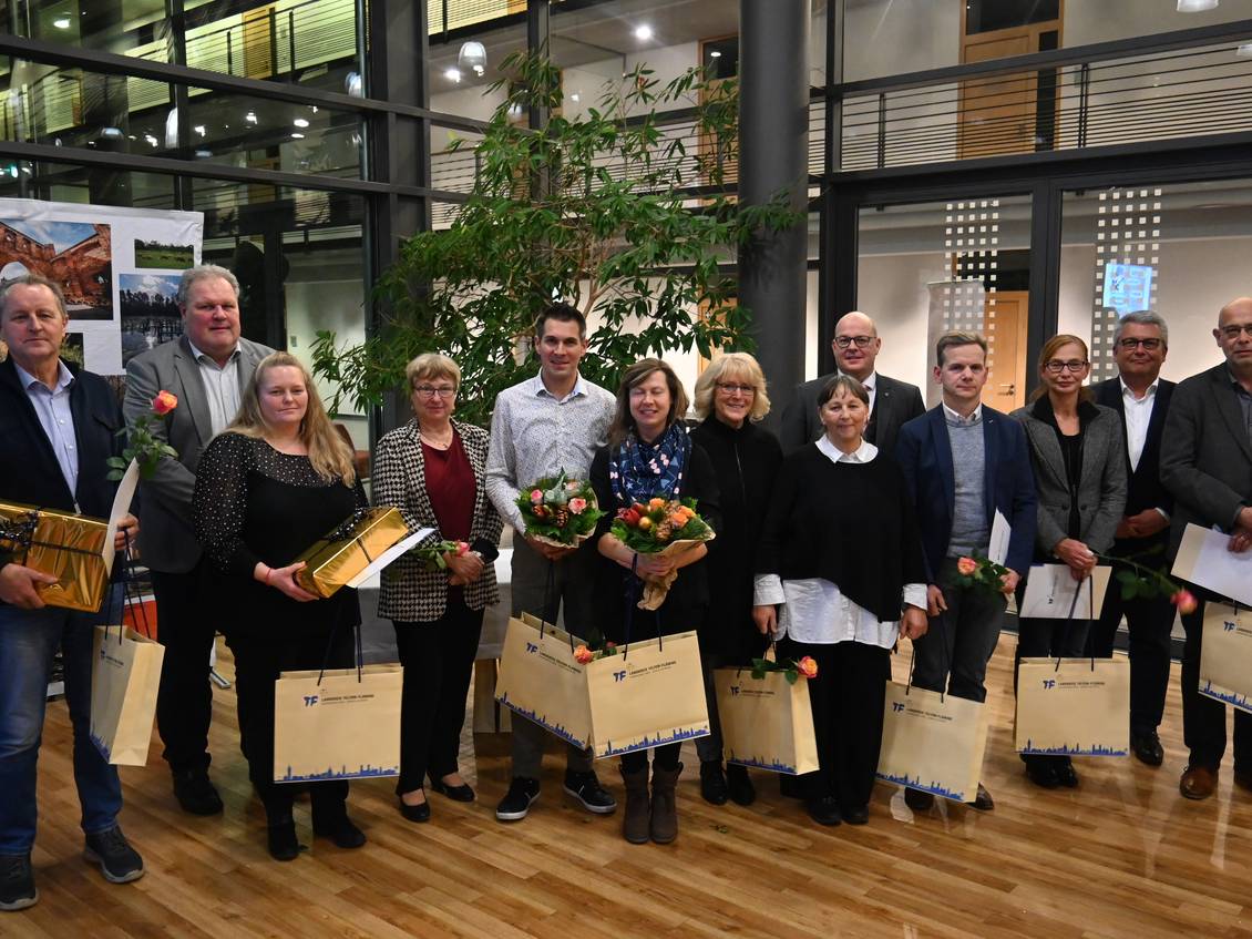 Das Foto zeigt eine Gruppe von Menschen.