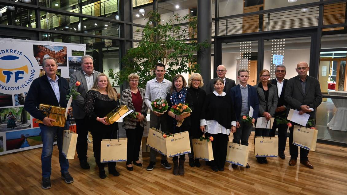 Das Foto zeigt eine Gruppe von Menschen.