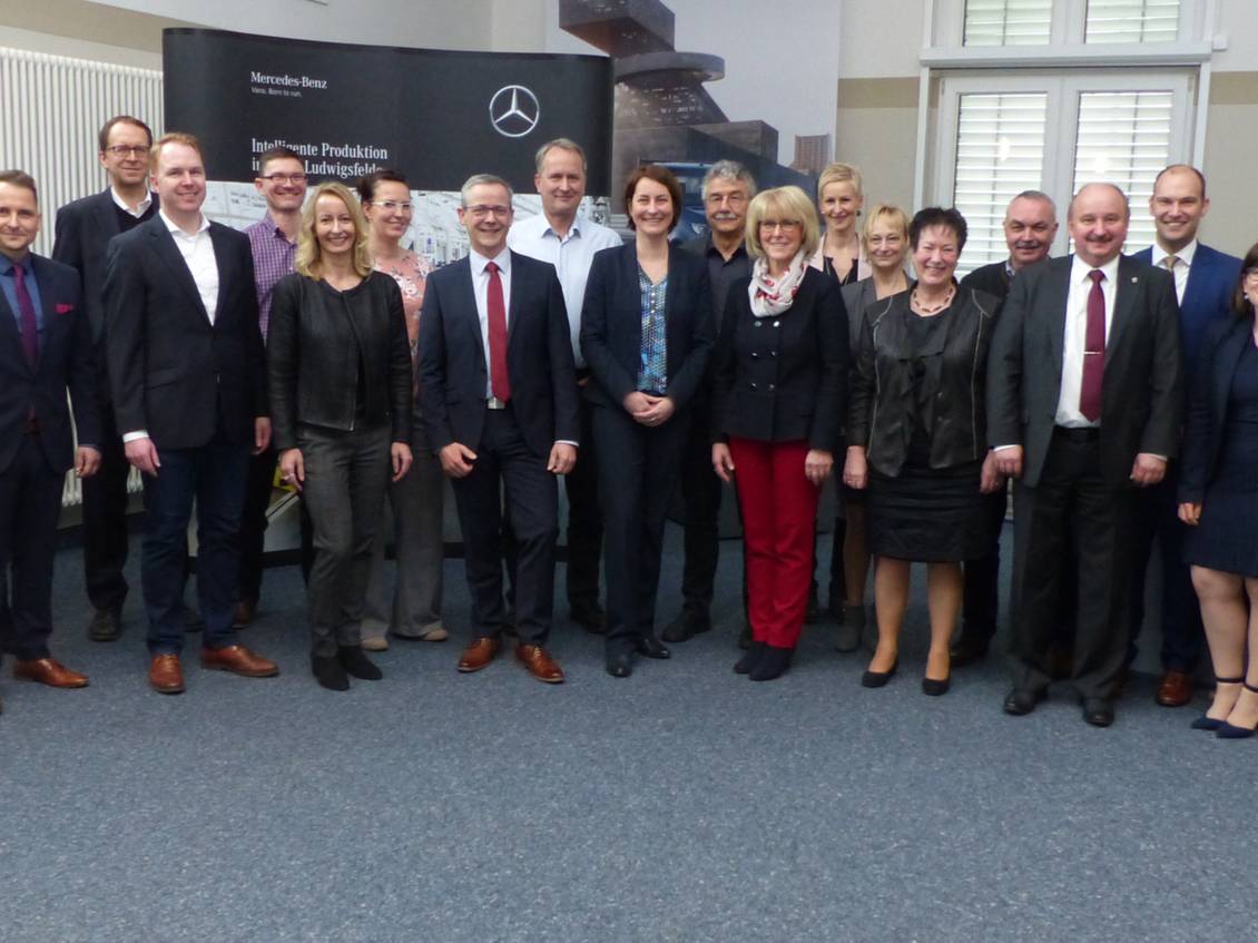 Das Foto zeigt eine Gruppe von Personen.
