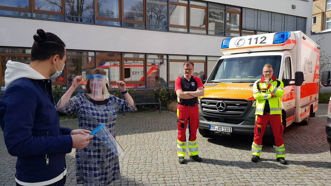 Das Foto zeigt eine Gruppe von Personen.