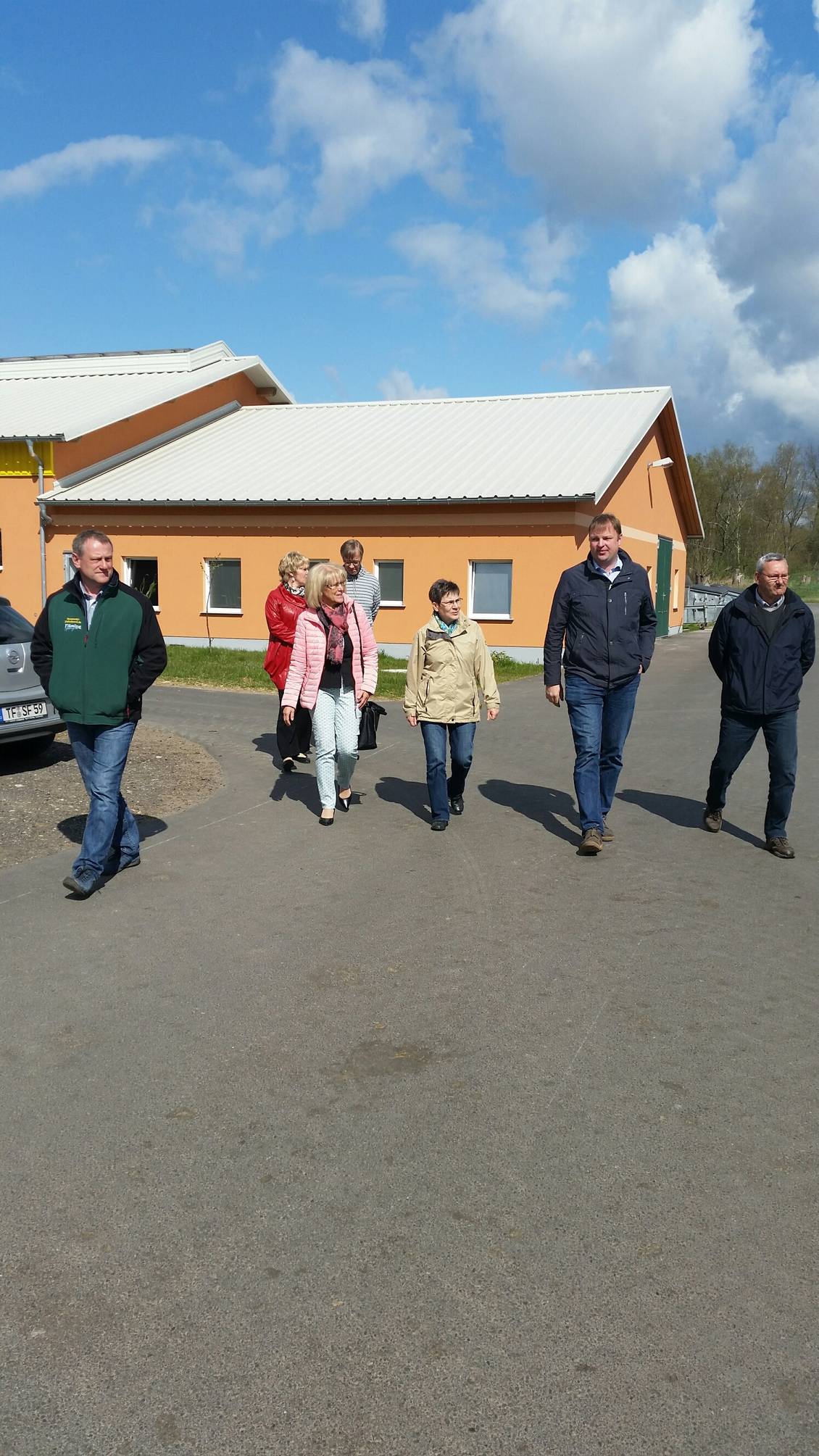 Das Foto zeigt eine Gruppe von Personen.