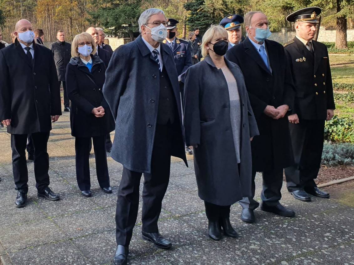 Das Foto zeigt eine Gruppe von Personen.