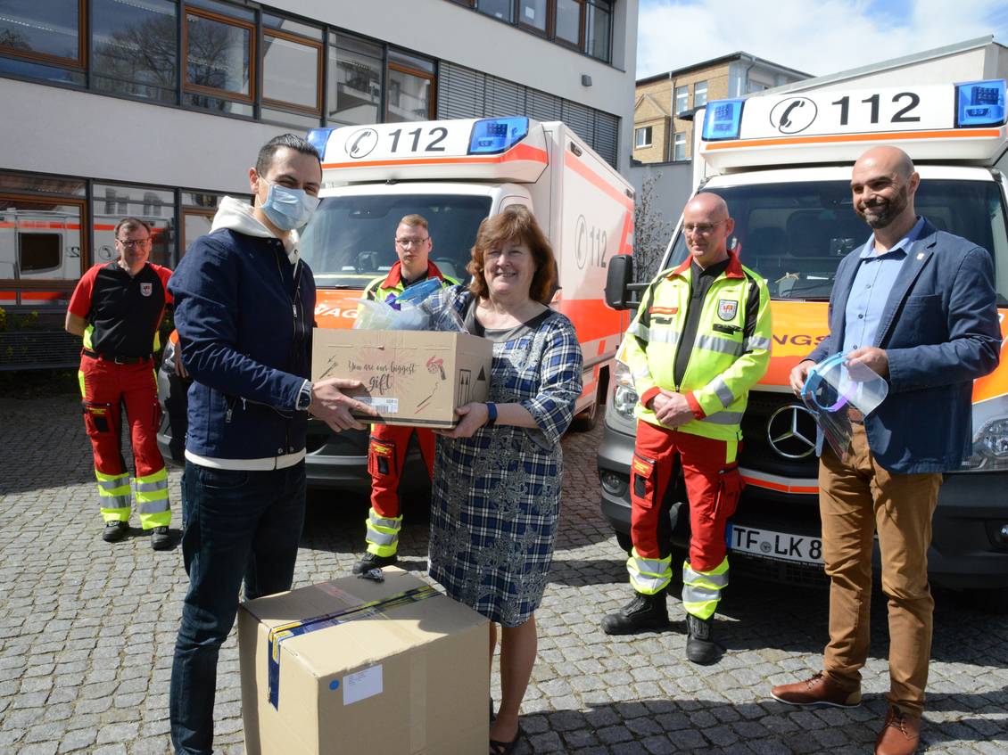 Das Foto zeigt eine Gruppe von Personen.