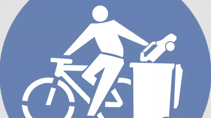 Die Grafik zeigt einen symbolischen Menschen mit Fahrrad, daneben eine Mülltonne. Die Person wirft ein symbolisches Auto in die Tonne. 