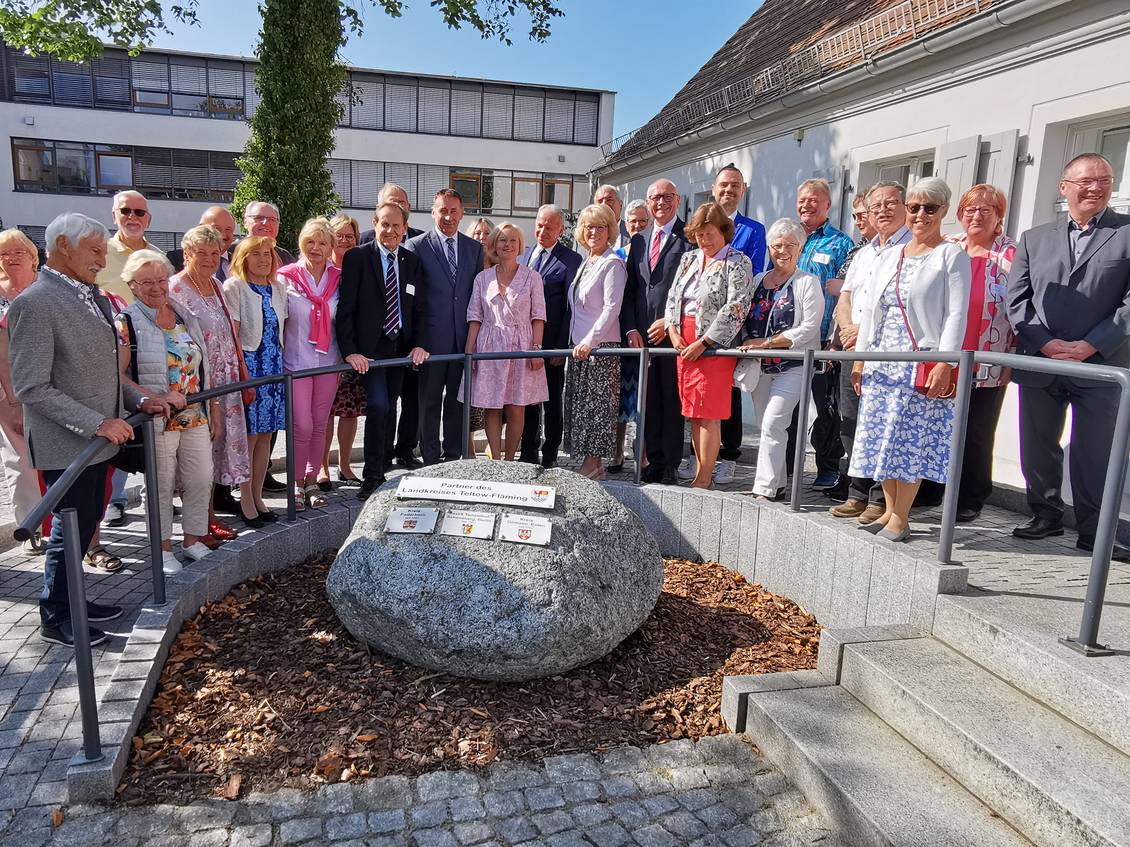 Das Foto zeigt eine Gruppe von Personen.