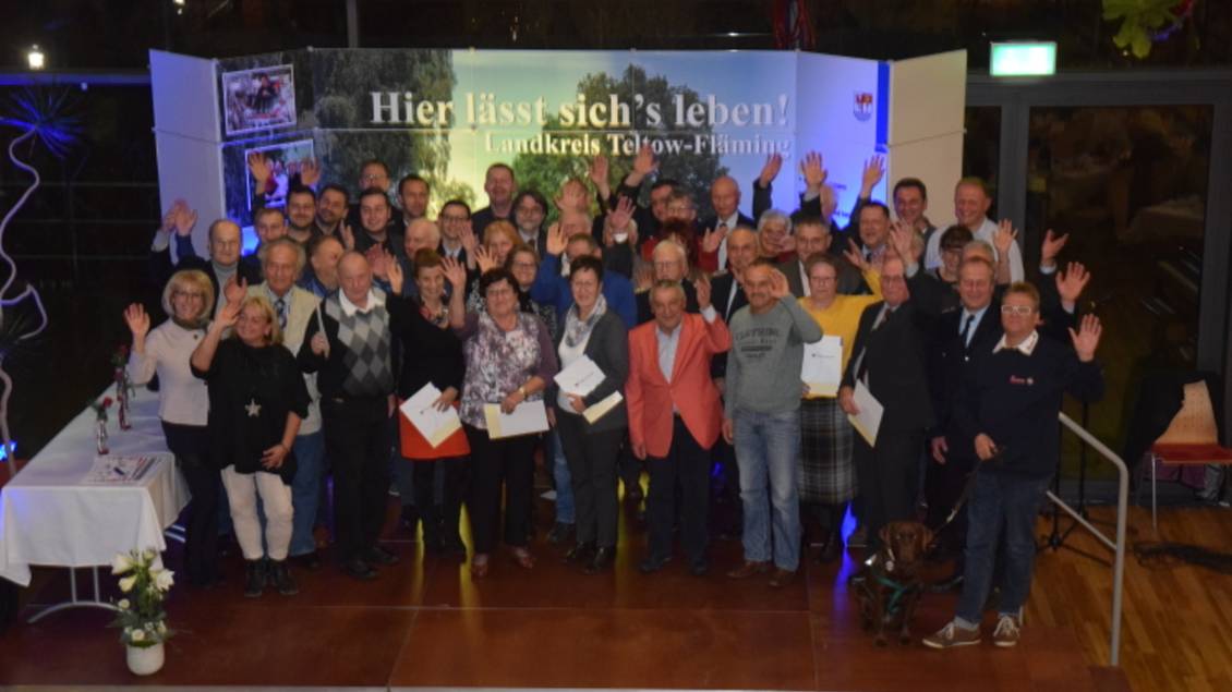 Das Foto zeigt eine Gruppe von Personen.