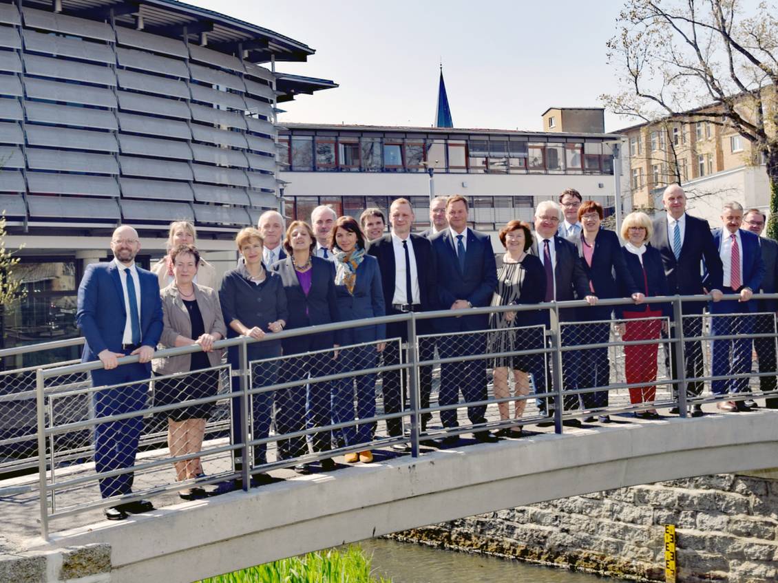 Das Foto zeigt eine Gruppe von Personen.