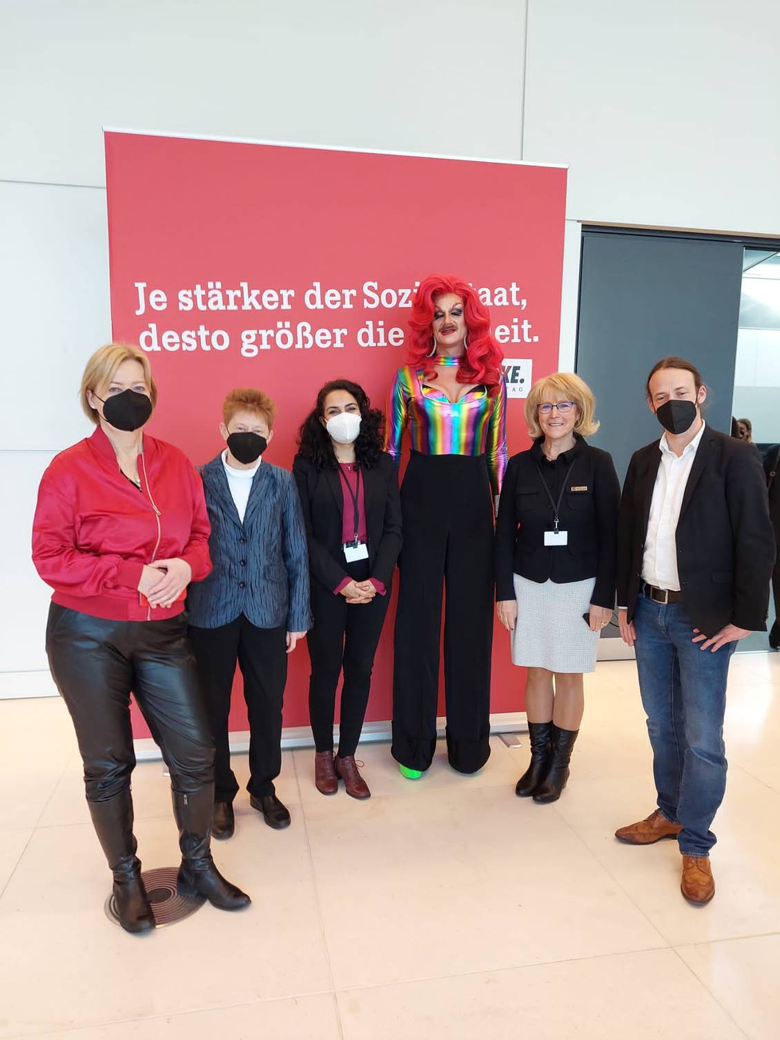 Das Foto zeigt eine Gruppe von Menschen.